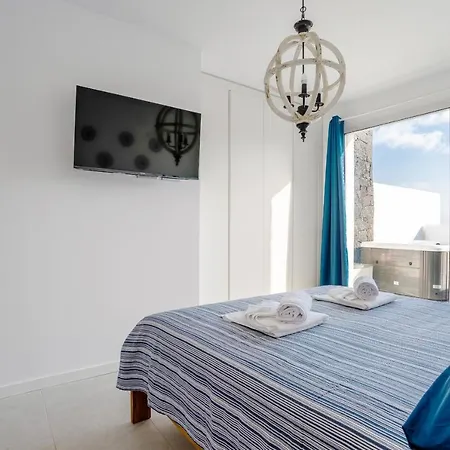 Monterey House Playa Blanca Vakantiehuis *